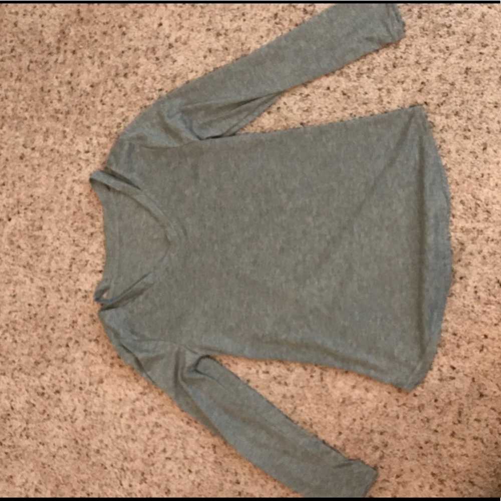 shoulder cut top